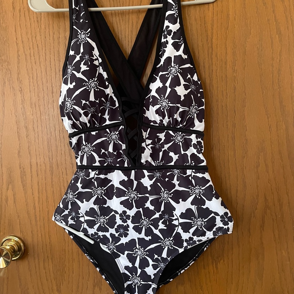 Flatter me one piece swimsuit